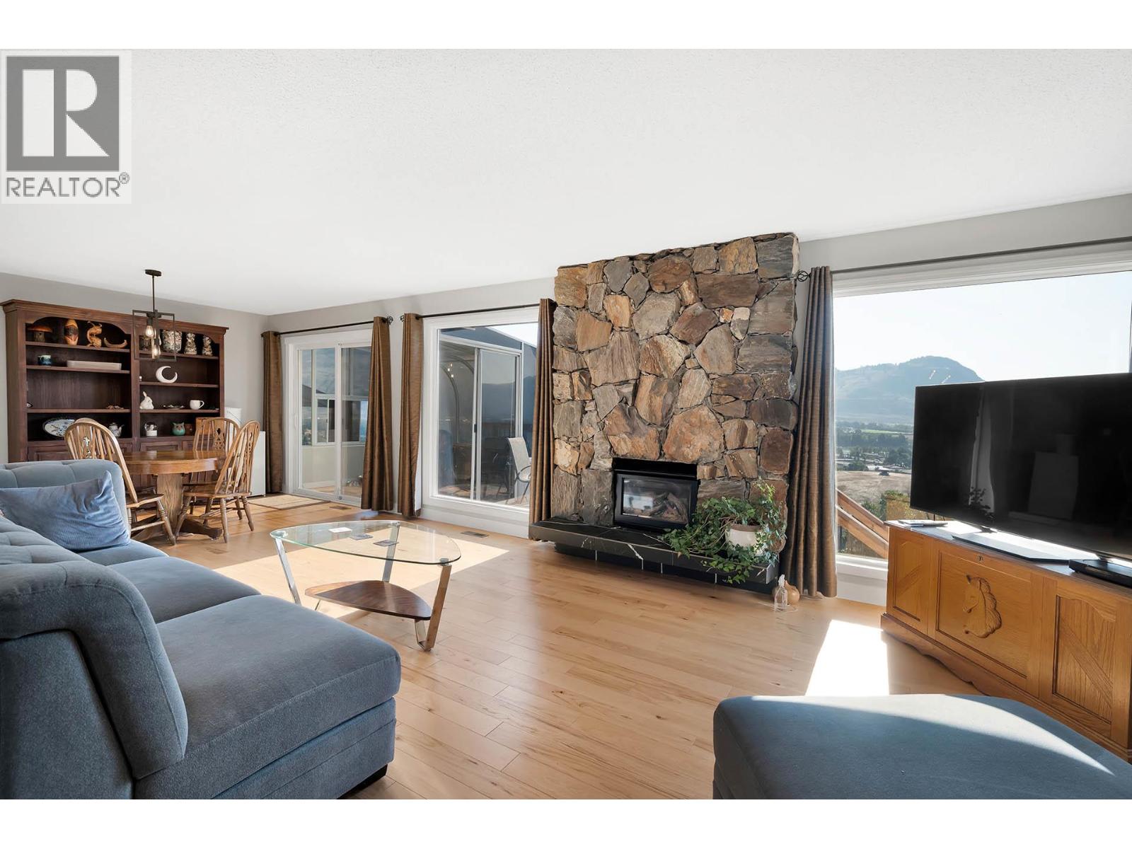 MLS® listing #29475619 for sale located at 979 Linthorpe Road