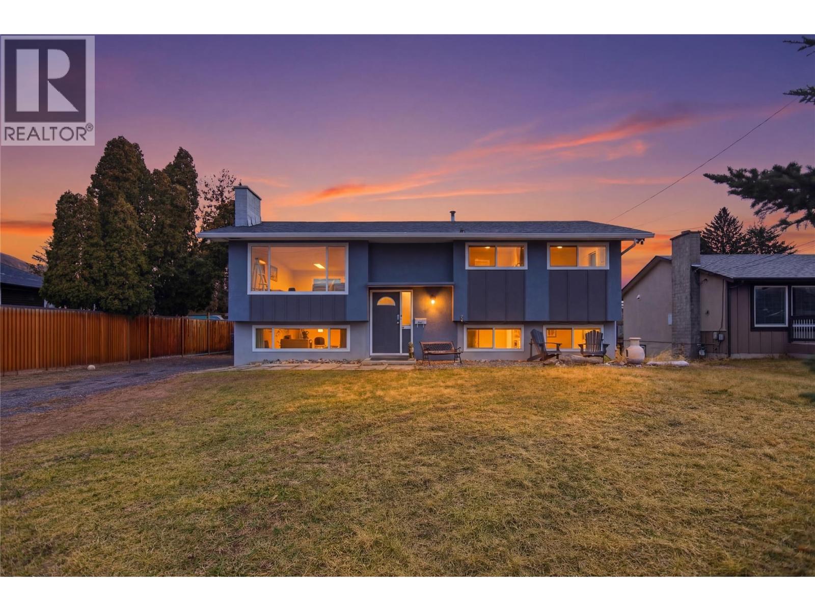 MLS® listing #29476184 for sale located at 2619 ARGYLE Avenue