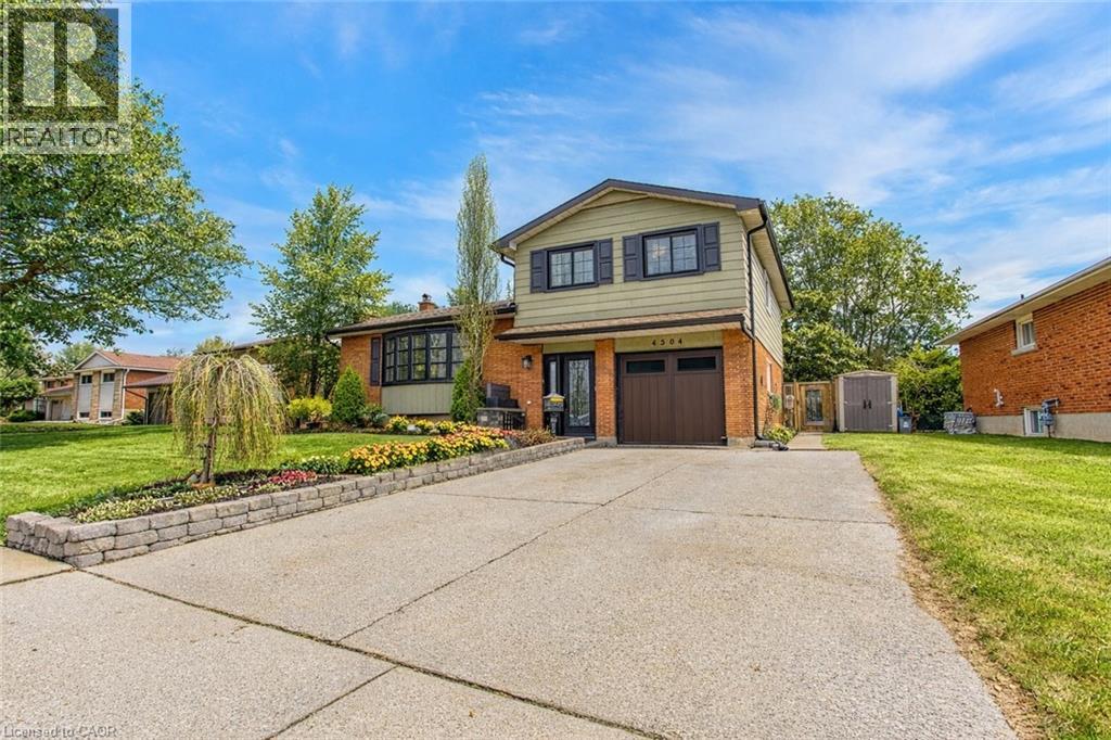 MLS® listing #29479309 for sale located at 4504 QUEENSWAY Gardens