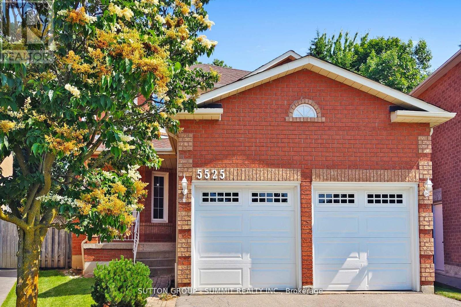 MLS® listing #29483583 for sale located at 5525 FLEUR-DE-LIS