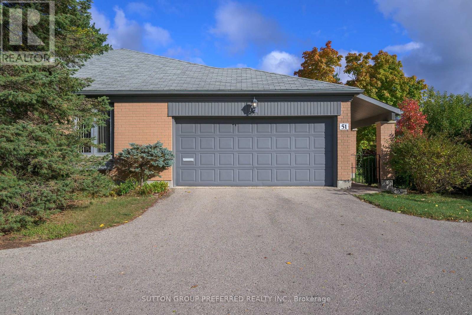 MLS® listing #29484026 for sale located at 51 - 50 FIDDLERS GREEN ROAD