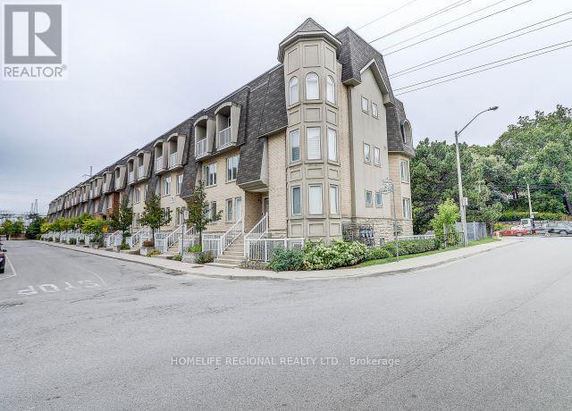 MLS® listing #29484714 for sale located at 120 - 75 TURNTABLE CRESCENT