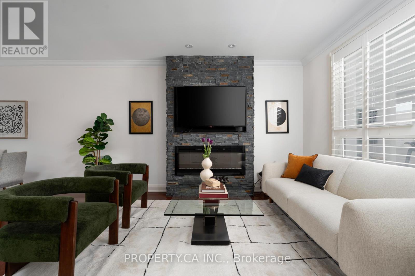 MLS® listing #29485943 for sale located at 283 LANSDOWNE AVENUE