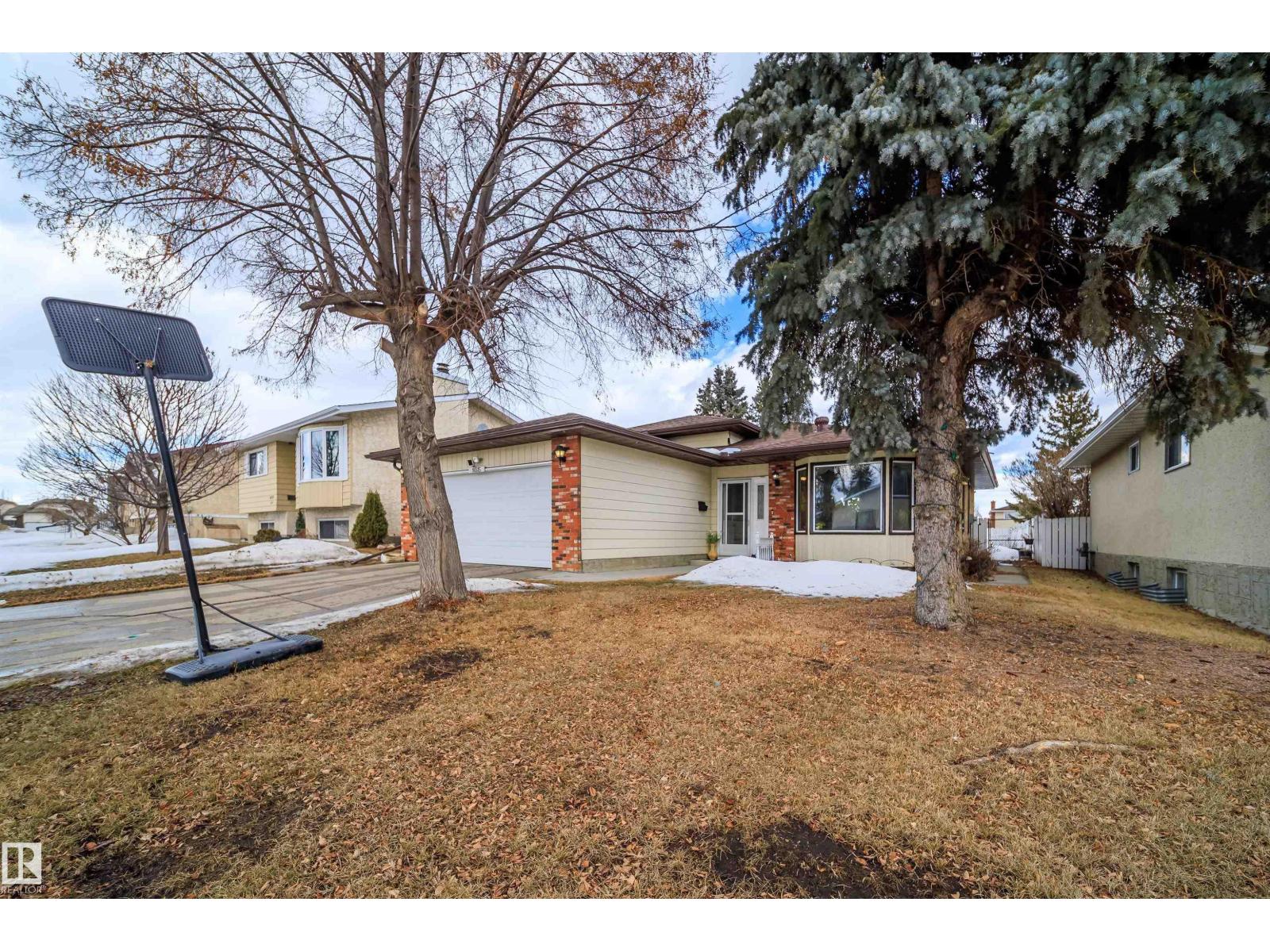 MLS® listing #29486735 for sale located at 16515 113 ST NW