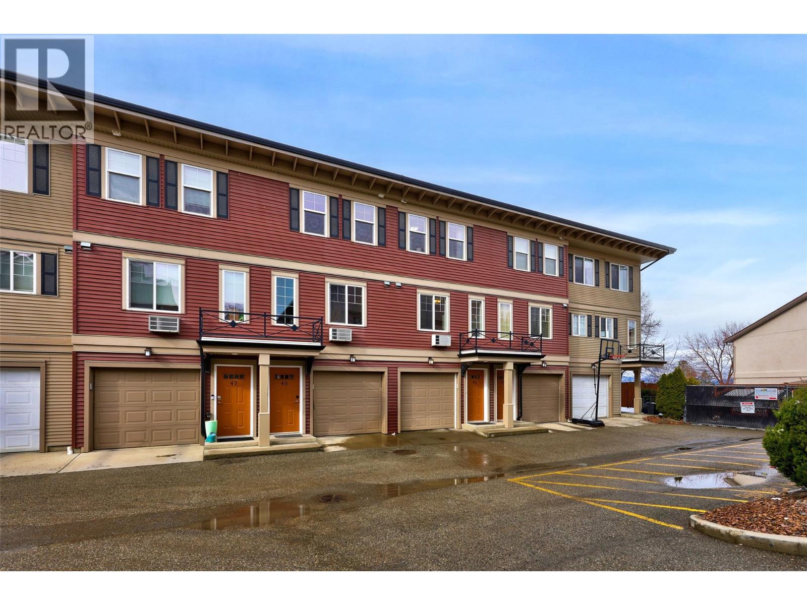 MLS® listing #29487351 for sale located at 1970 Braeview Place Unit# 49