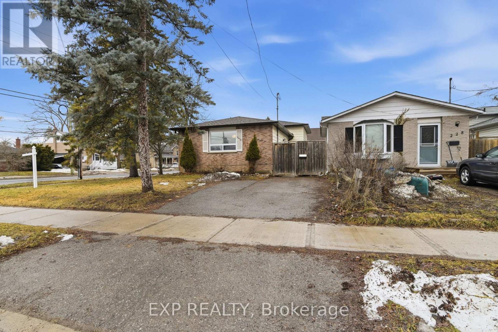 MLS® listing #29489158 for sale located at 226 SPENCLEYS LANE