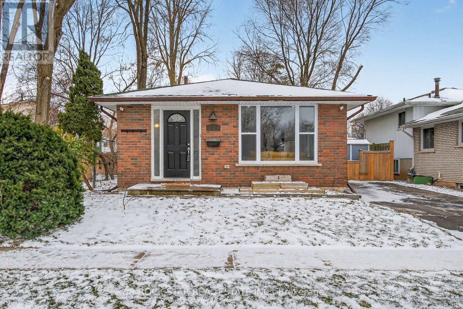 MLS® listing #29489161 for sale located at 3075 EMPIRE PLACE