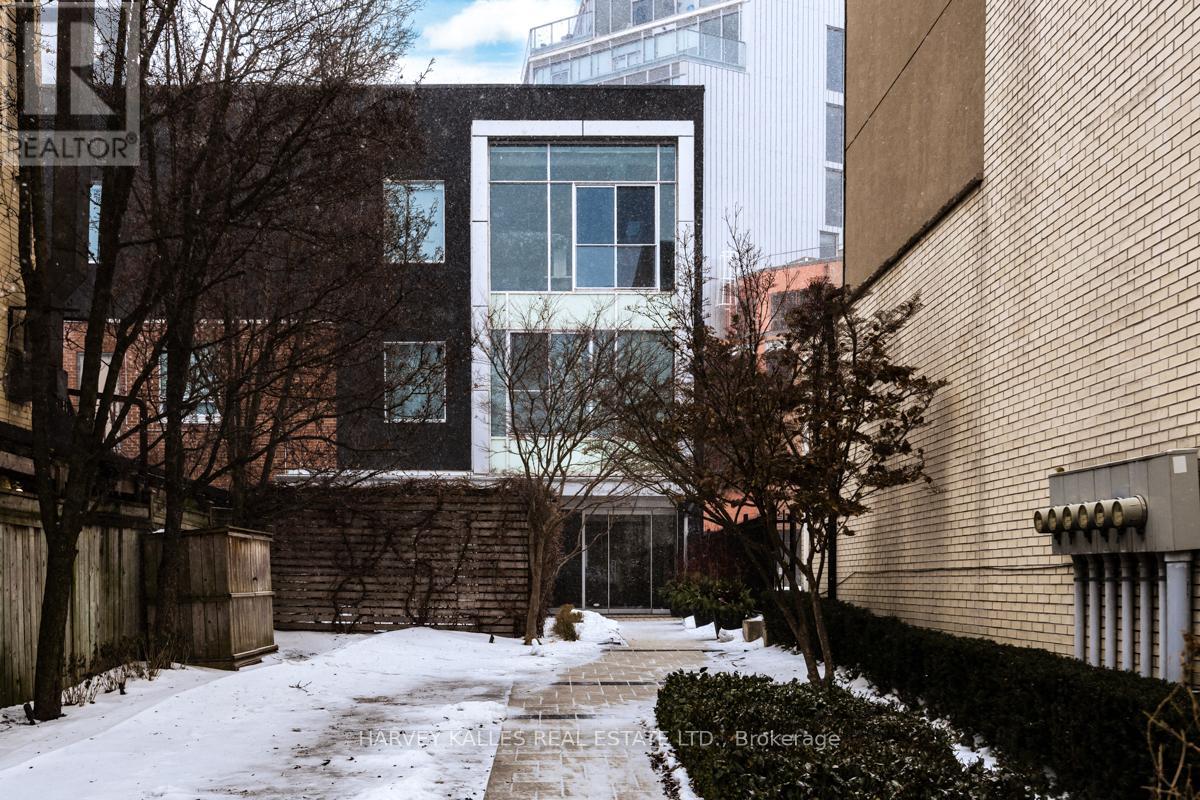 MLS® listing #29491324 for sale located at 201 - 113 DUPONT STREET