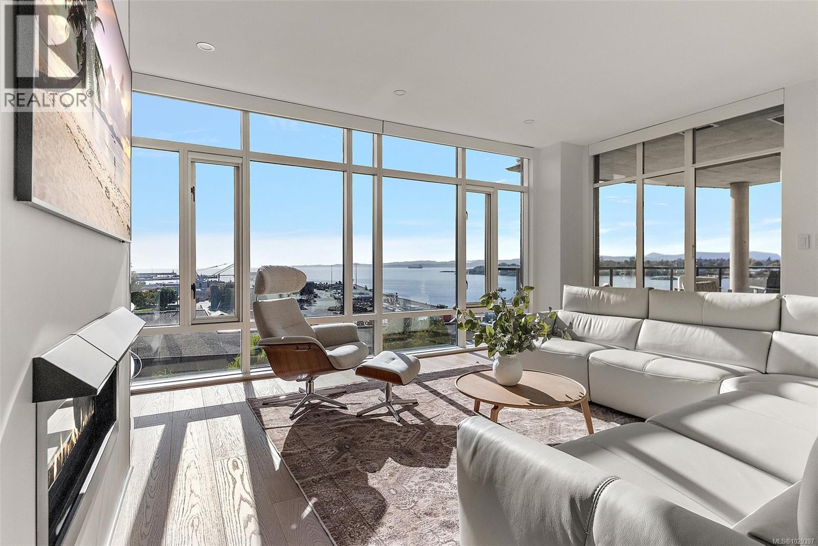 MLS® listing #29491404 for sale located at 631 21 Dallas Rd