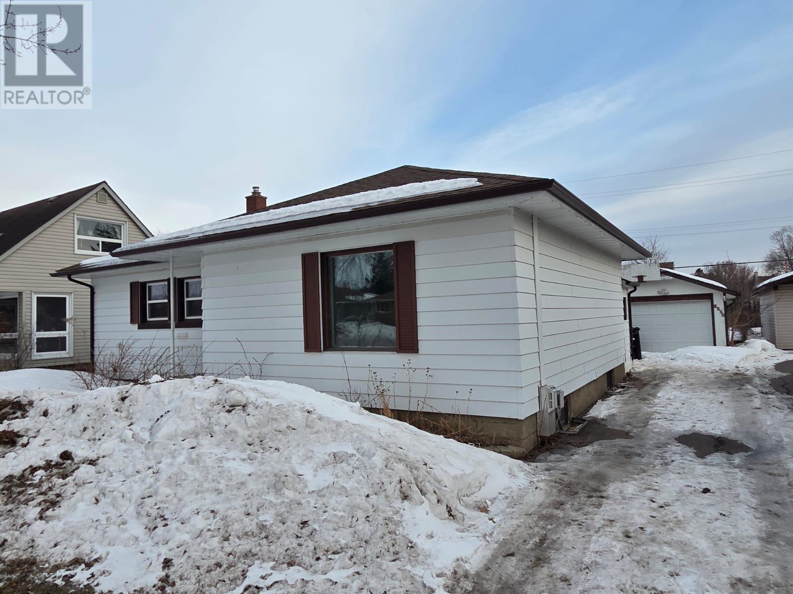 MLS® listing #29491480 for sale located at 2230 Begin ST E