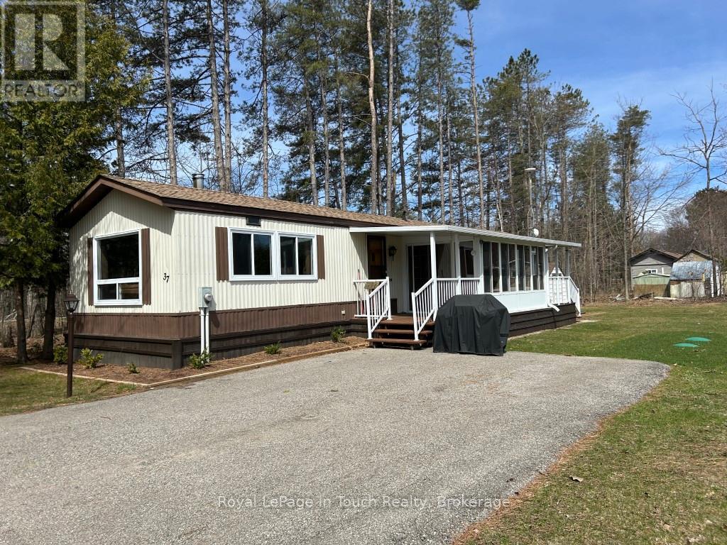 MLS® listing #29491536 for sale located at 37 - 5263 ELLIOTT SIDE ROAD
