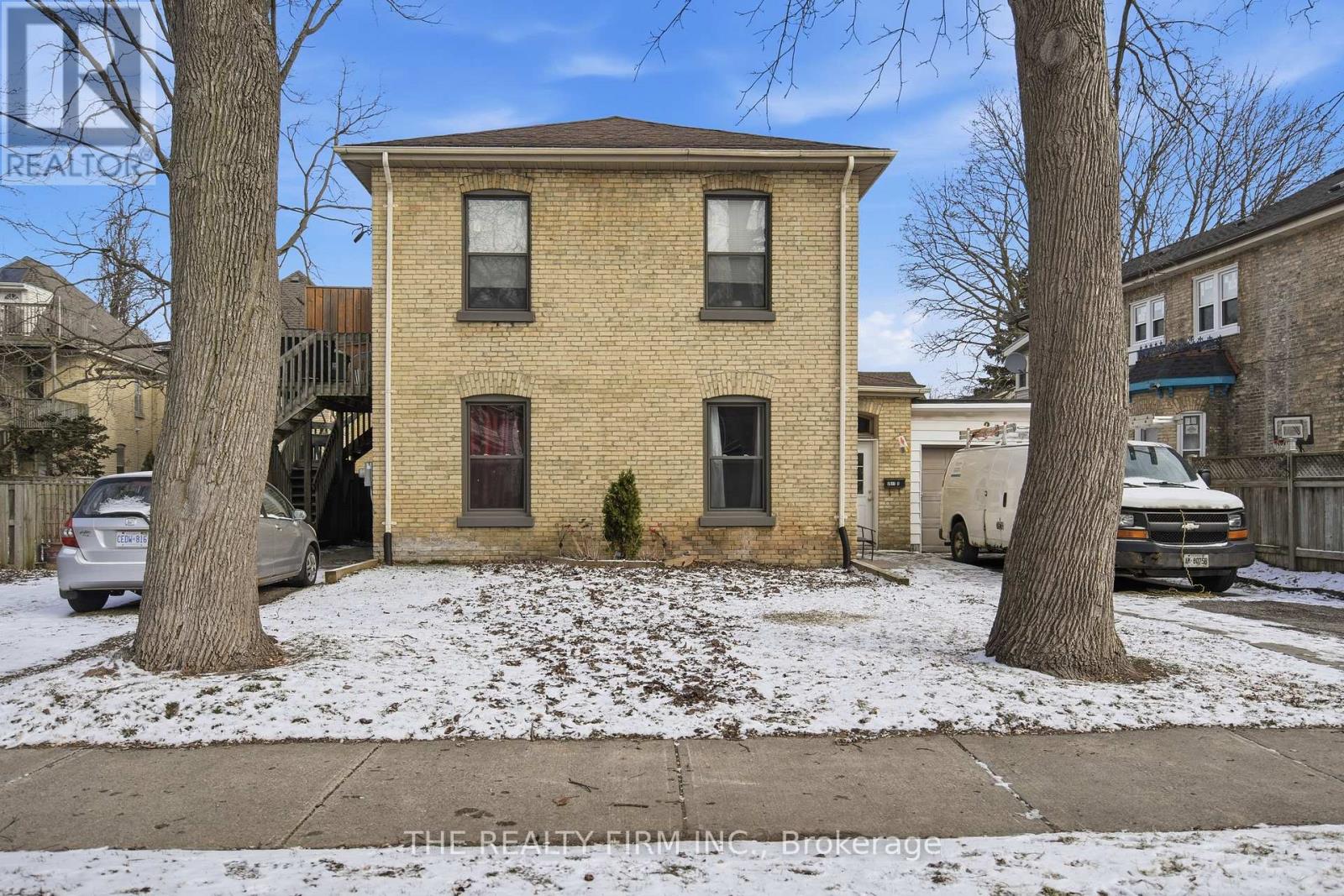 MLS® listing #29491810 for sale located at 2 - 22 VICTOR STREET