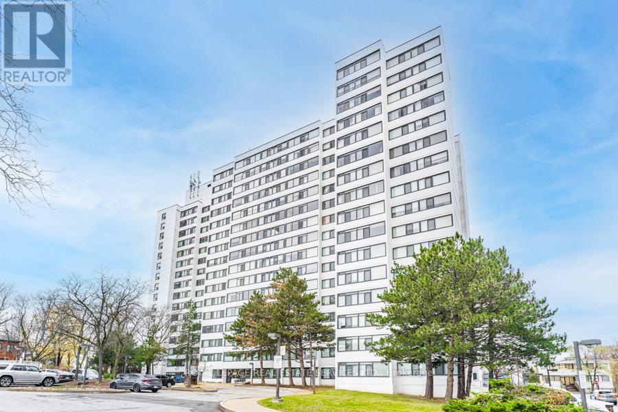 MLS® listing #29493389 for sale located at 706 - 3000 BATHURST STREET