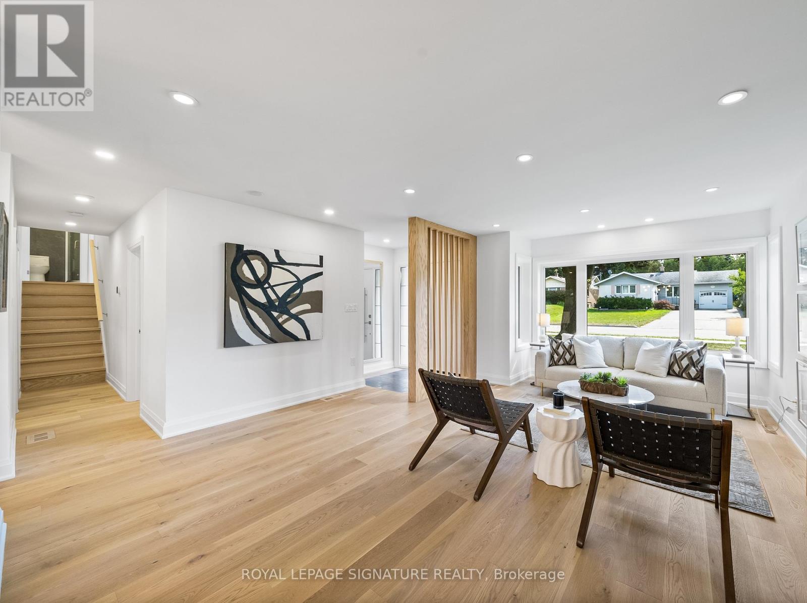 MLS® listing #29494965 for sale located at MAIN - 247 KATHRYN CRESCENT