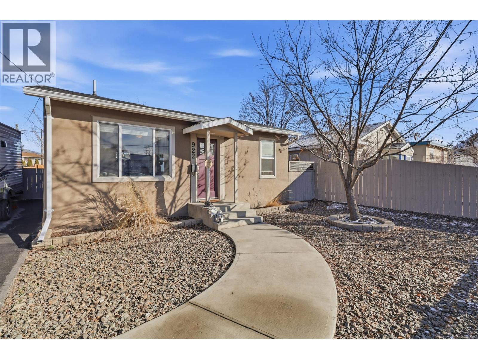 MLS® listing #29496138 for sale located at 922 Westminster Avenue