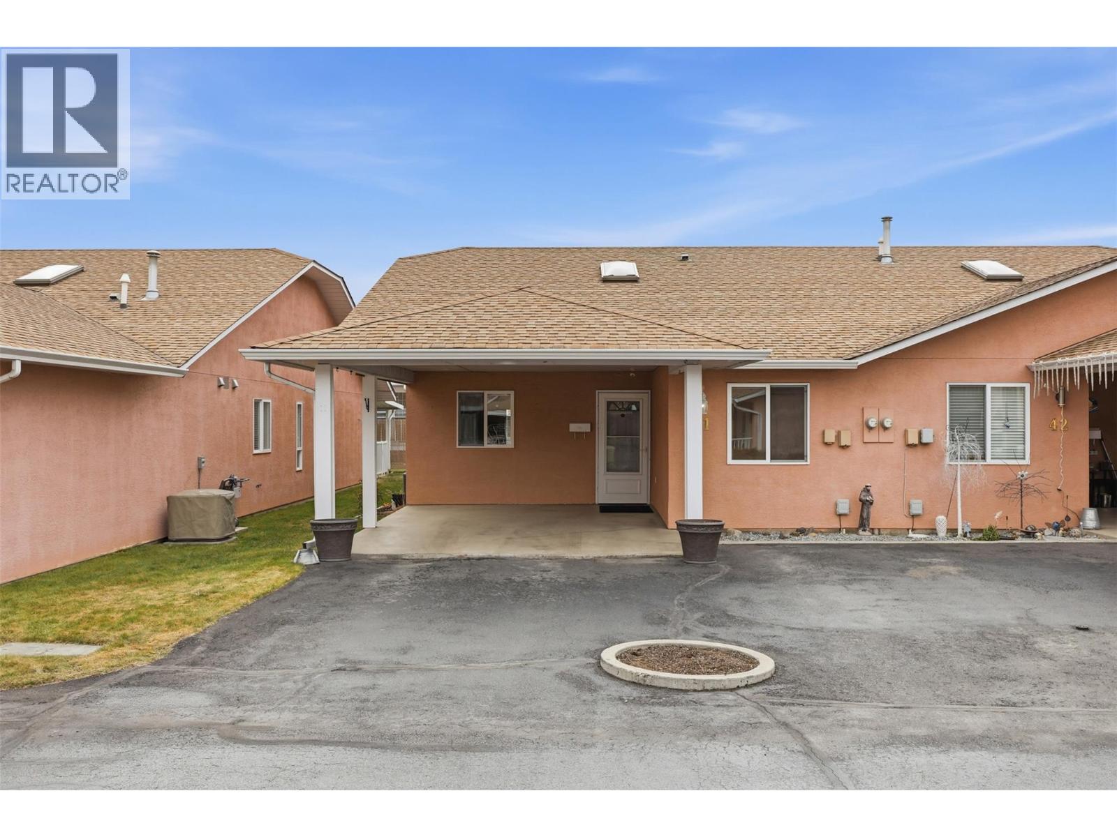 MLS® listing #29498075 for sale located at 1285 14th Street Unit# 41