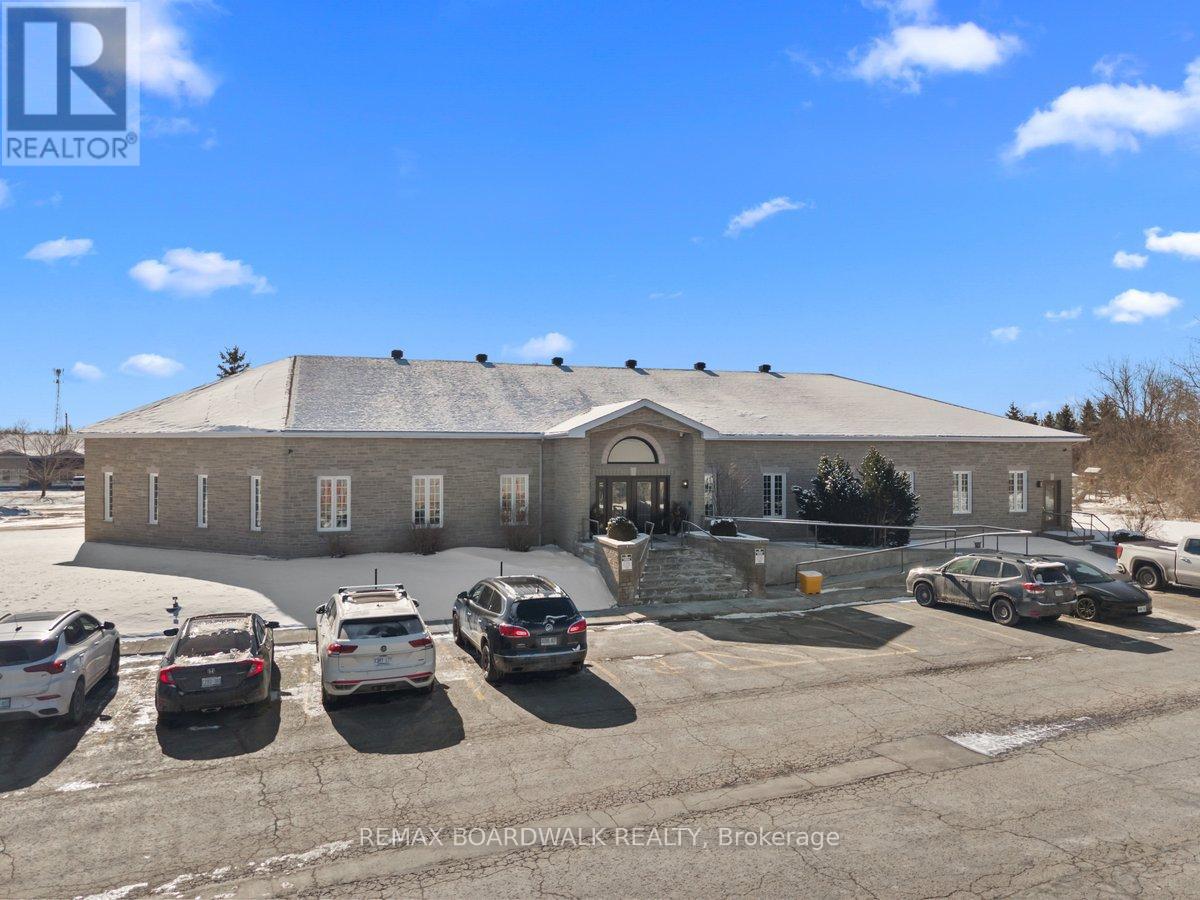 MLS® listing #29499477 for sale located at 102 - 20 BENNETT STREET