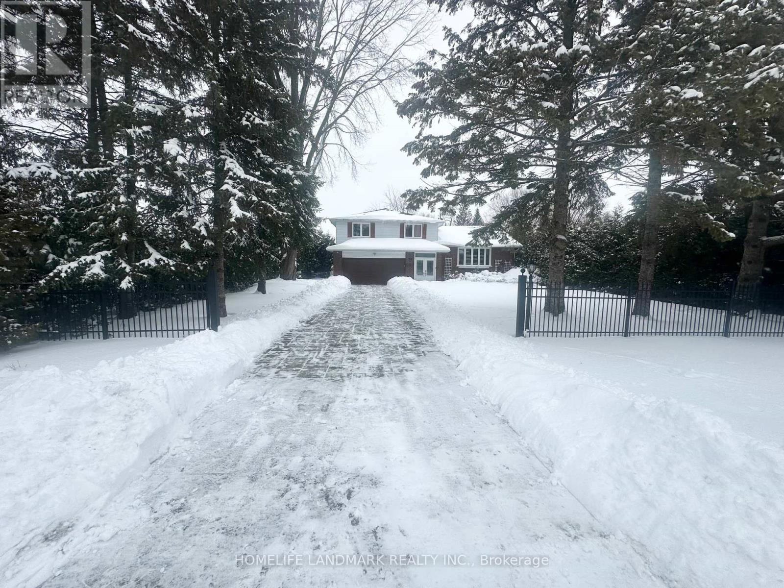 MLS® listing #29499644 for sale located at 70 MAPLE GROVE AVENUE