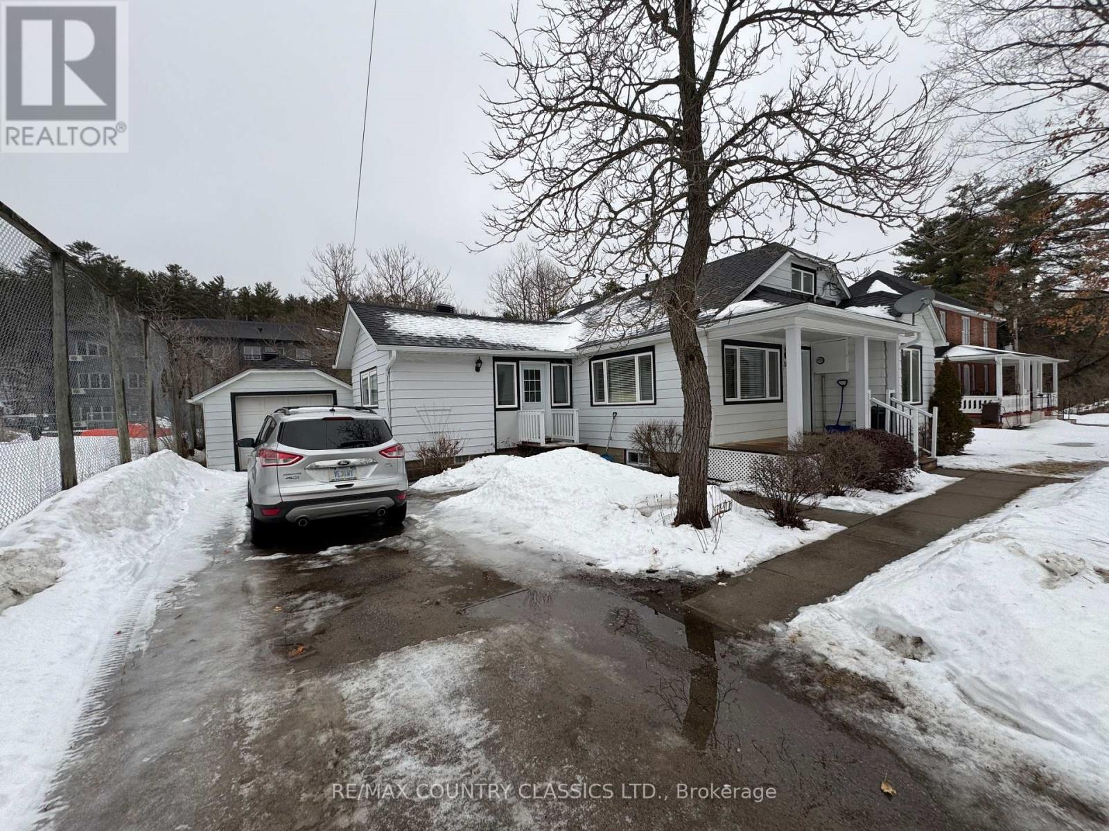 MLS® listing #29500666 for sale located at 38 FLINT AVENUE