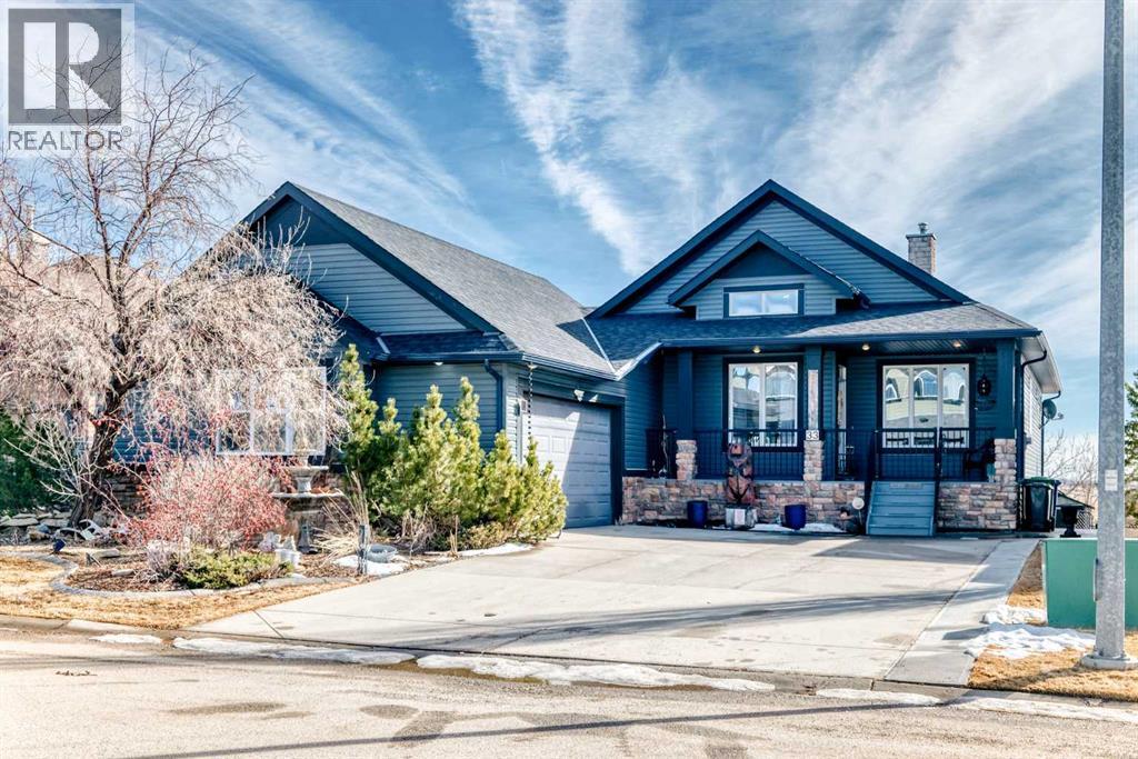 MLS® listing #29500685 for sale located at 33 Boulder Creek Manor SE