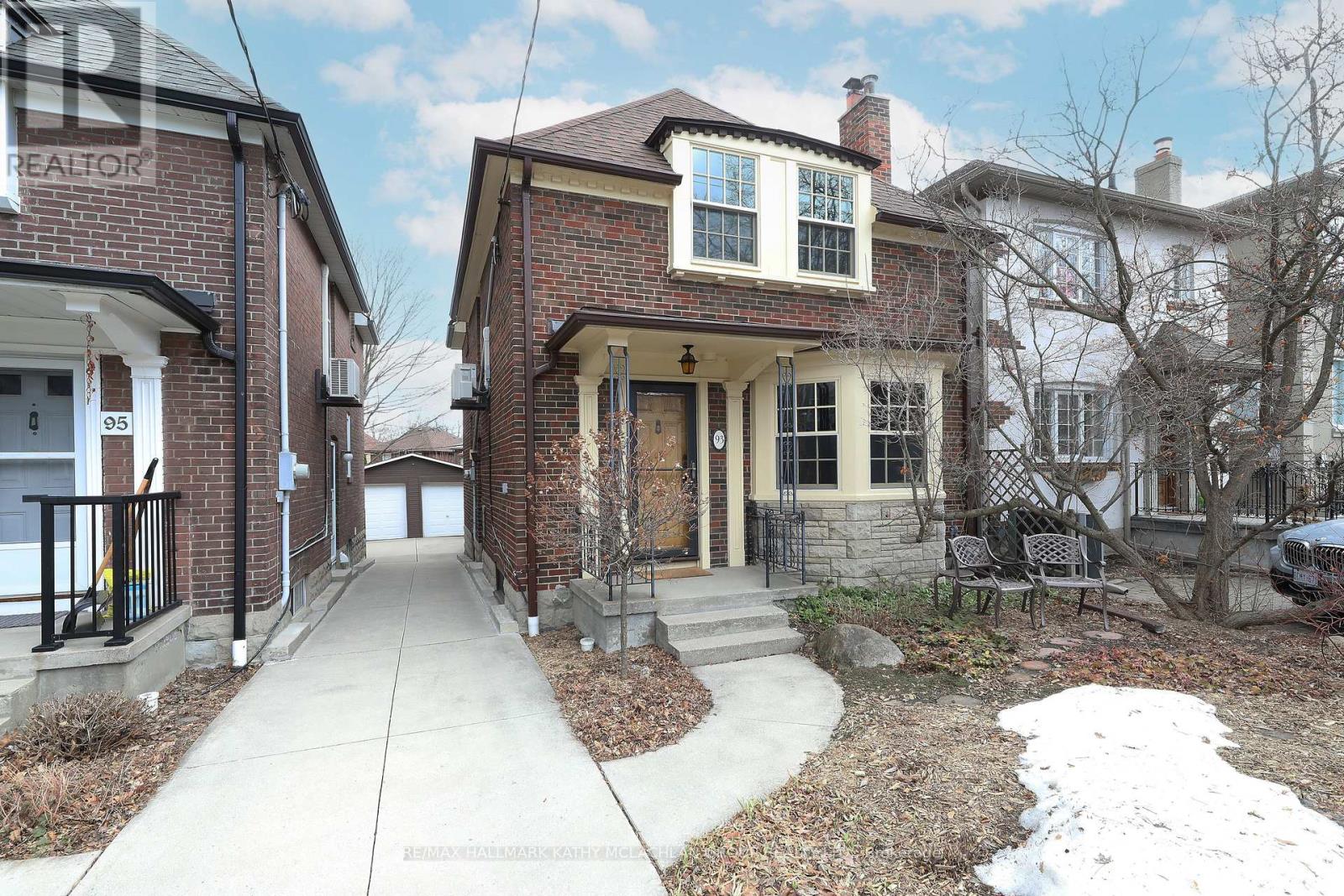 MLS® listing #29501575 for sale located at 93 DONEGALL DRIVE