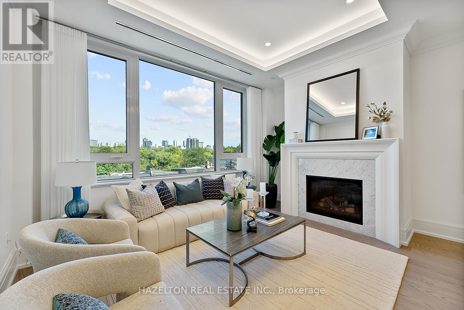 MLS® listing #29501840 for sale located at 404 - 128 HAZELTON AVENUE