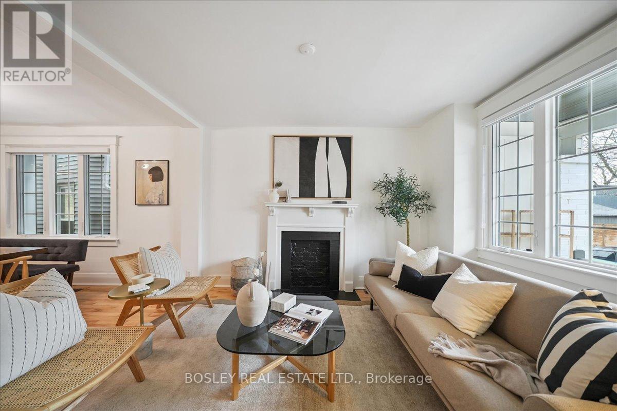 MLS® listing #29502720 for sale located at 4 MURDOCK AVENUE