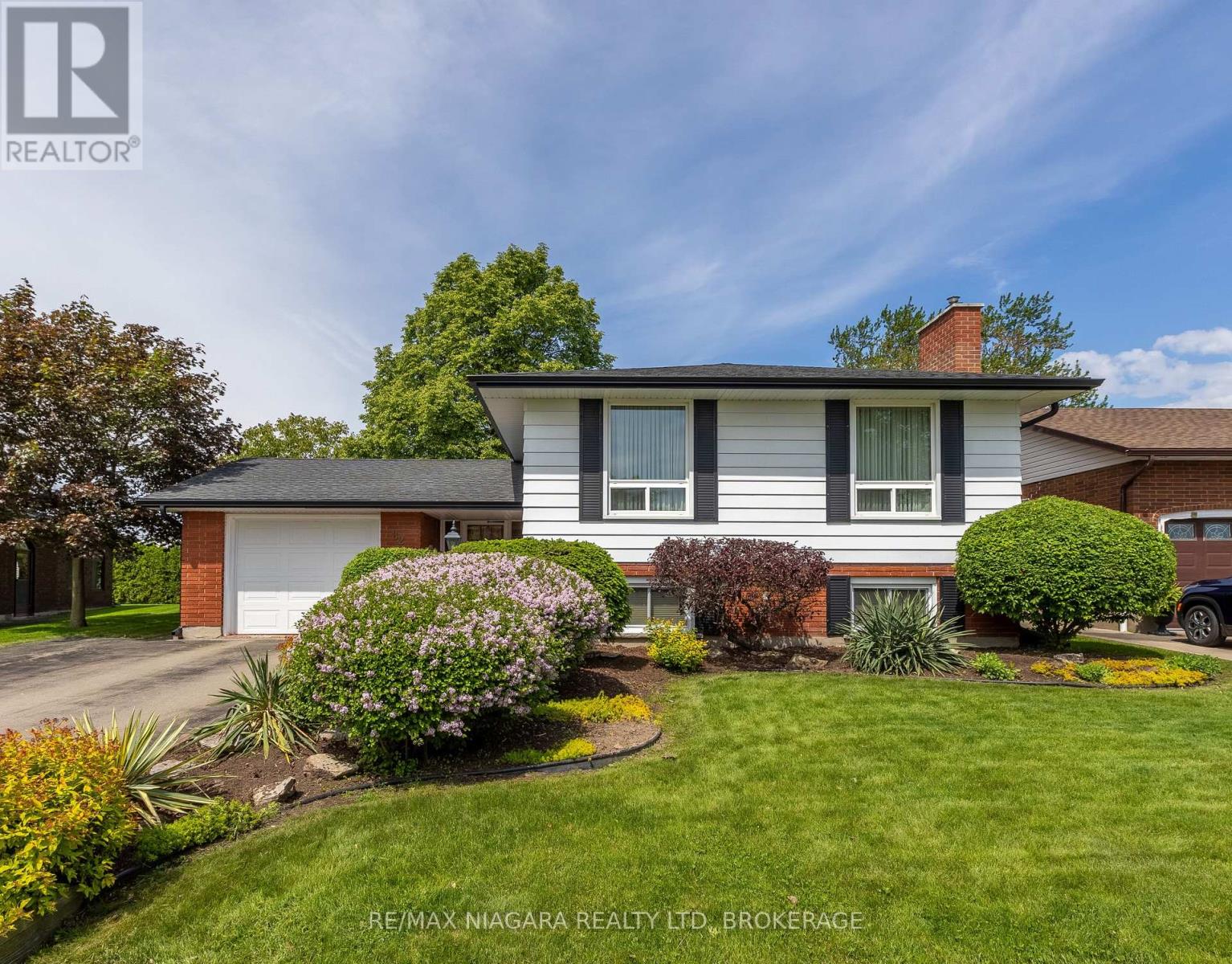 MLS® listing #29503088 for sale located at 82 WESTWOOD CRESCENT