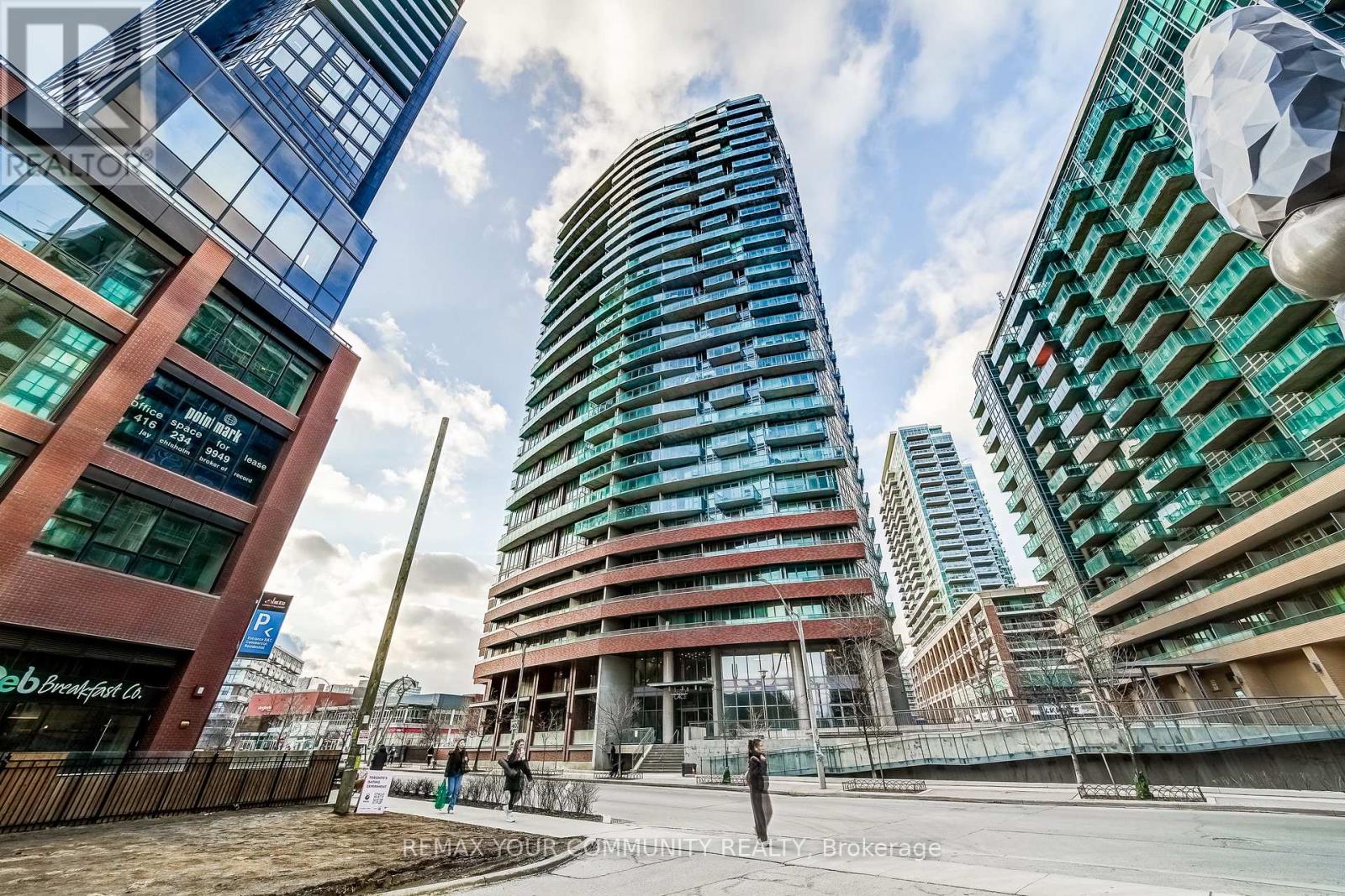 MLS® listing #29503165 for sale located at PH2 - 150 EAST LIBERTY STREET