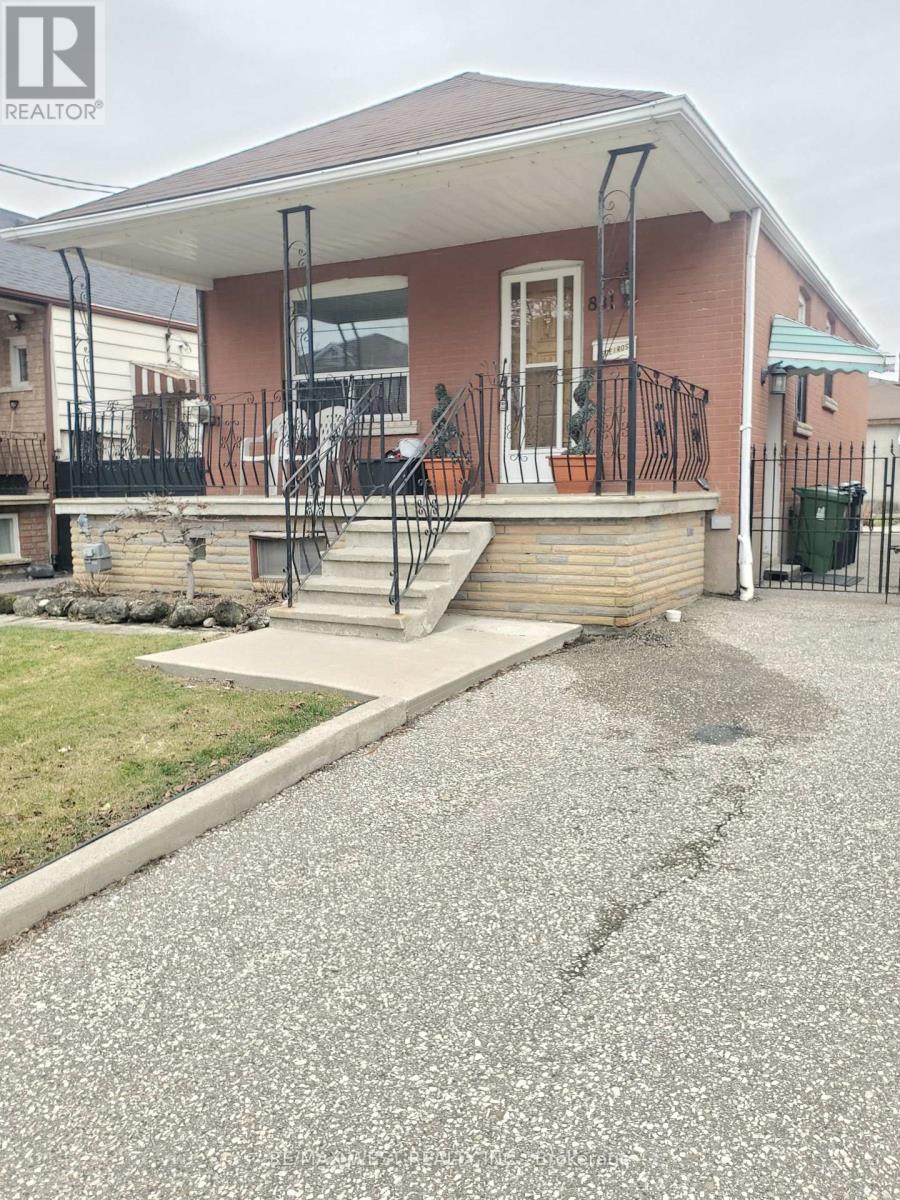 MLS® listing #29504079 for sale located at 881 ST.CLARENS AVENUE