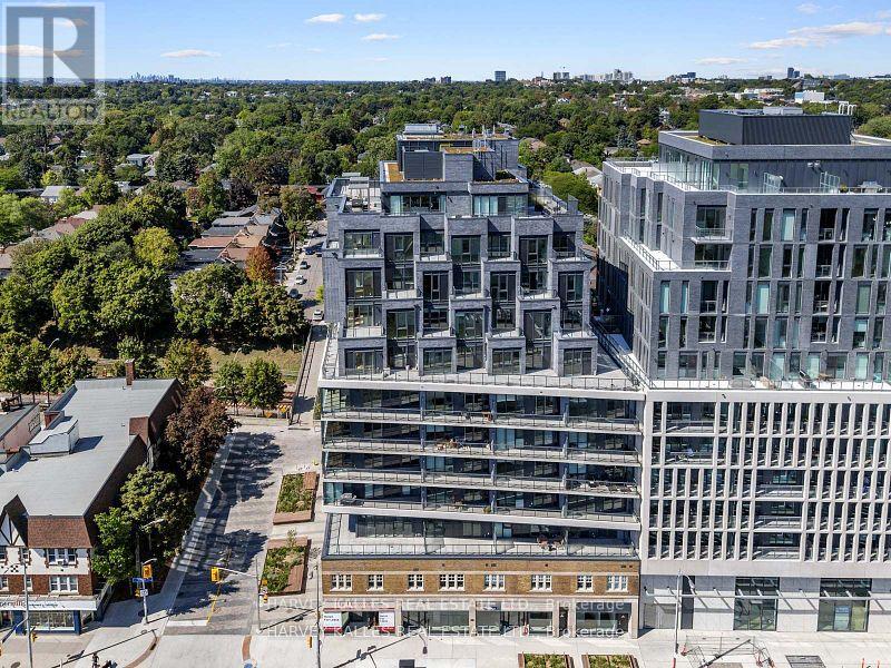 MLS® listing #29507429 for sale located at PH1 - 8 MANOR ROAD W