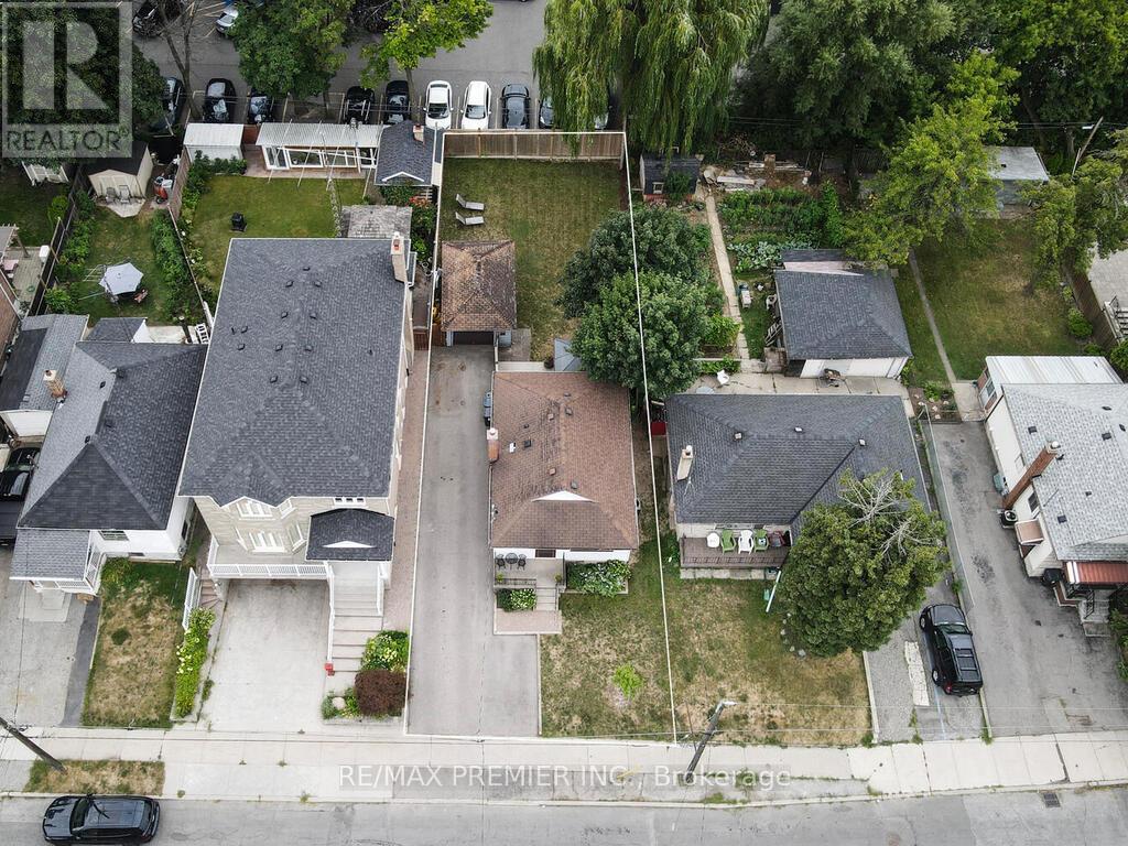 MLS® listing #29508059 for sale located at 1223 GLENCAIRN AVENUE