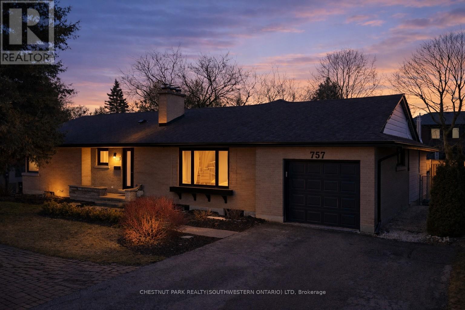 MLS® listing #29508334 for sale located at 757 WESTMOUNT ROAD W