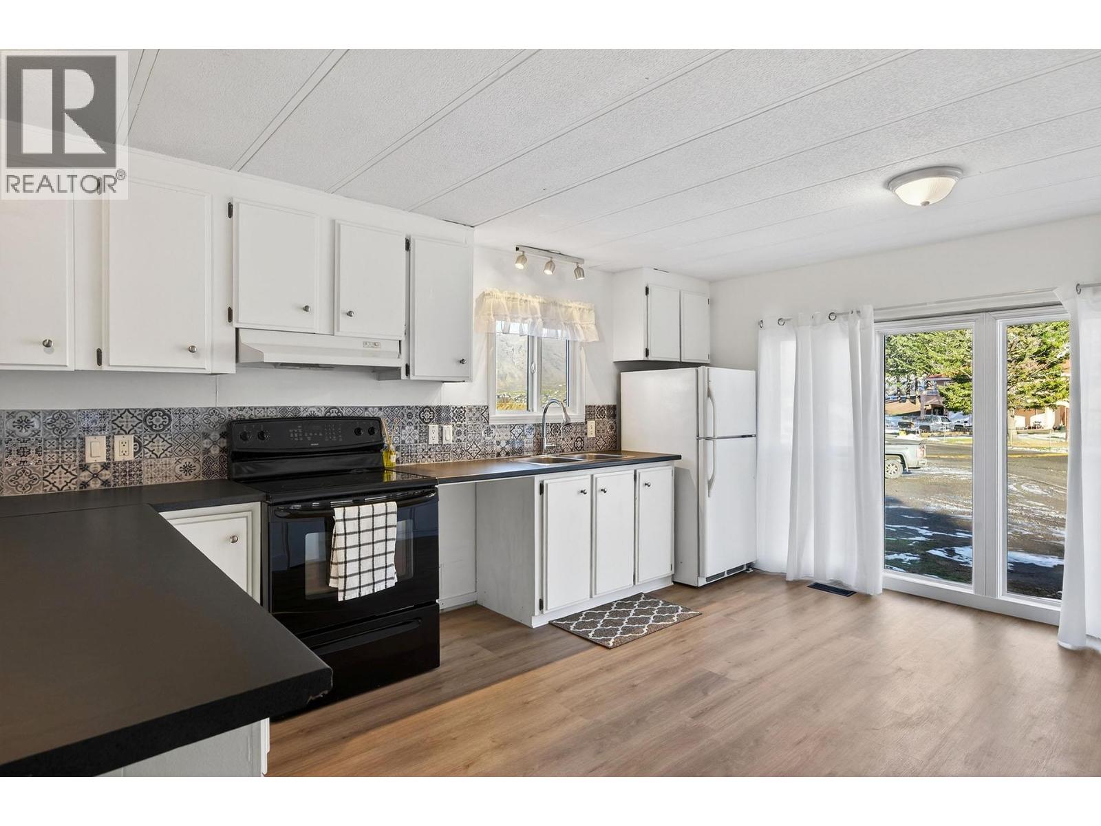 MLS® listing #29508777 for sale located at 1175 Rose Hill Road Unit# 101