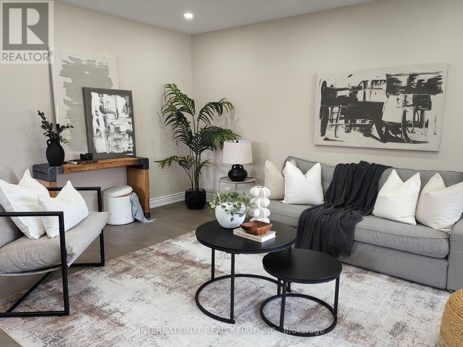 MLS® listing #29512234 for sale located at 463 ROSSLAND ROAD E