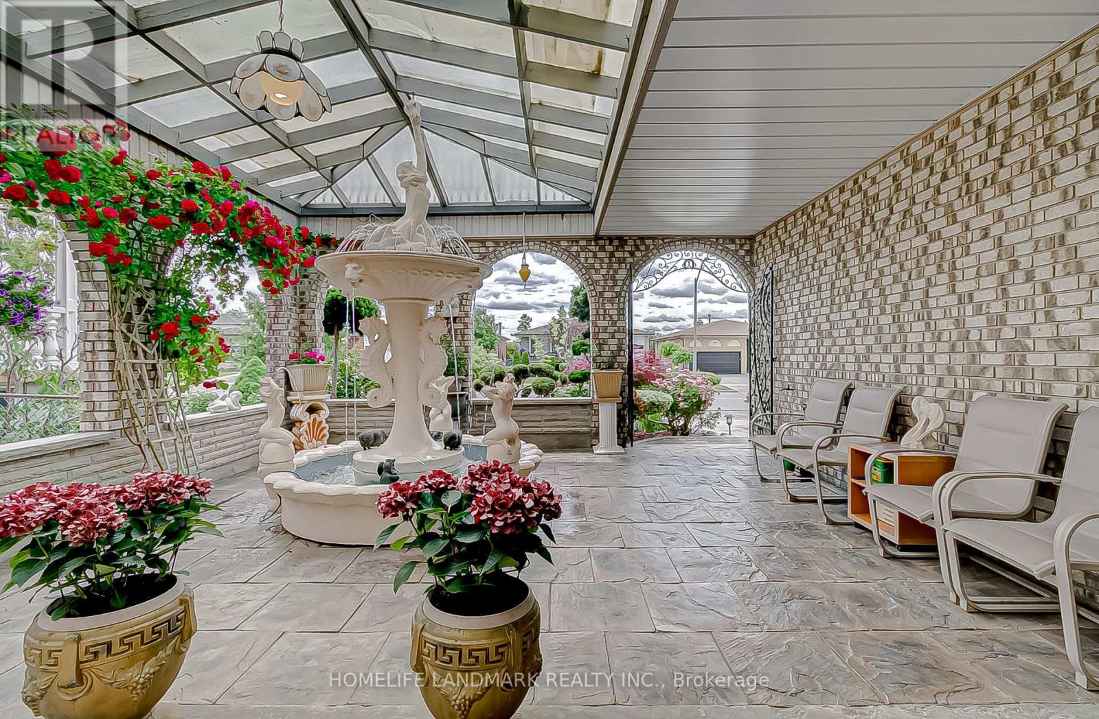 MLS® listing #29512236 for sale located at 452 WOODBRIDGE AVENUE