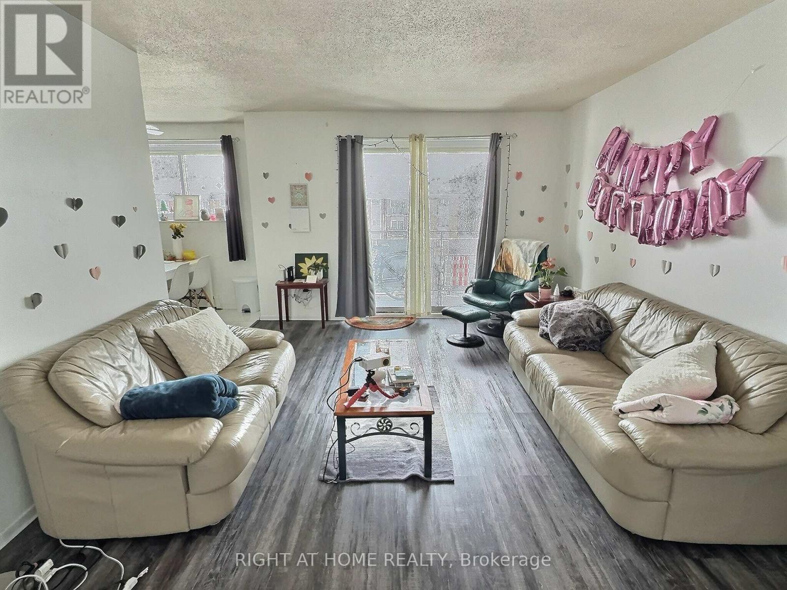 MLS® listing #29512276 for sale located at 10 - 525 PARKSIDE DR DRIVE