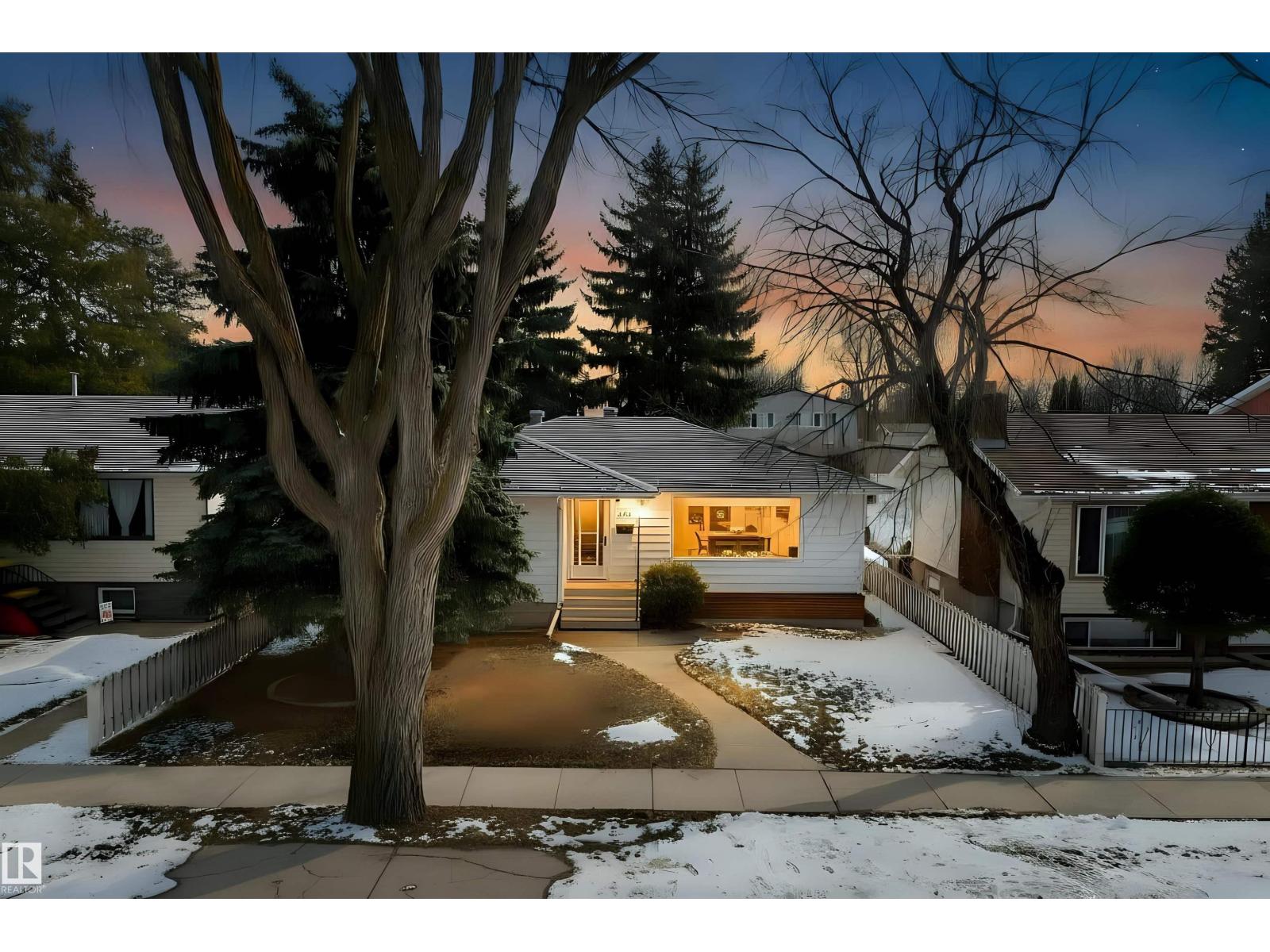 MLS® listing #29512284 for sale located at 9613 151 ST NW