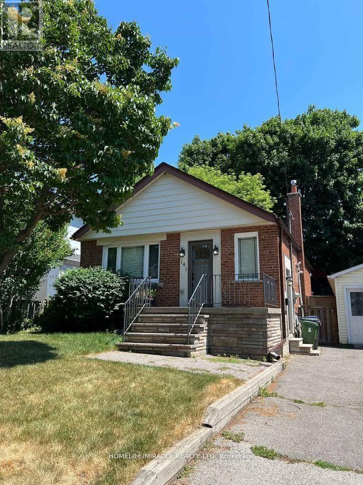 MLS® listing #29512349 for sale located at 141 BEXHILL AVENUE
