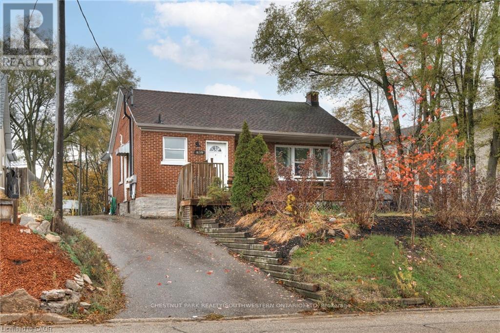 MLS® listing #29513661 for sale located at 839 STIRLING AVENUE S