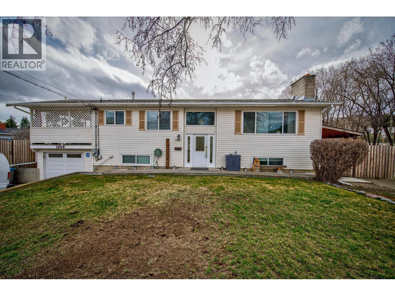 MLS® listing #29513950 for sale located at 1669 WESTMOUNT Drive