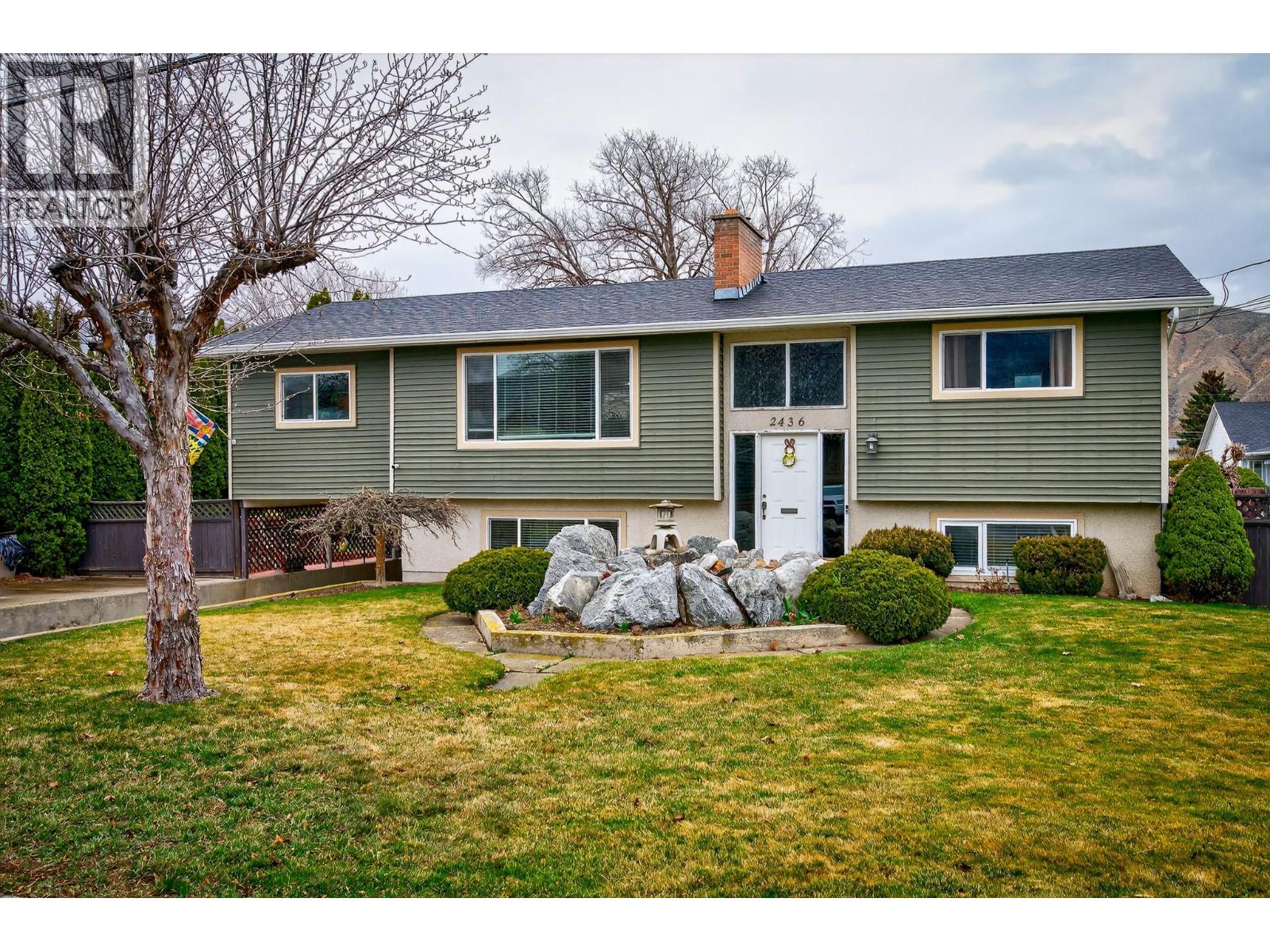 MLS® listing #29514759 for sale located at 2436 Greenfield Avenue