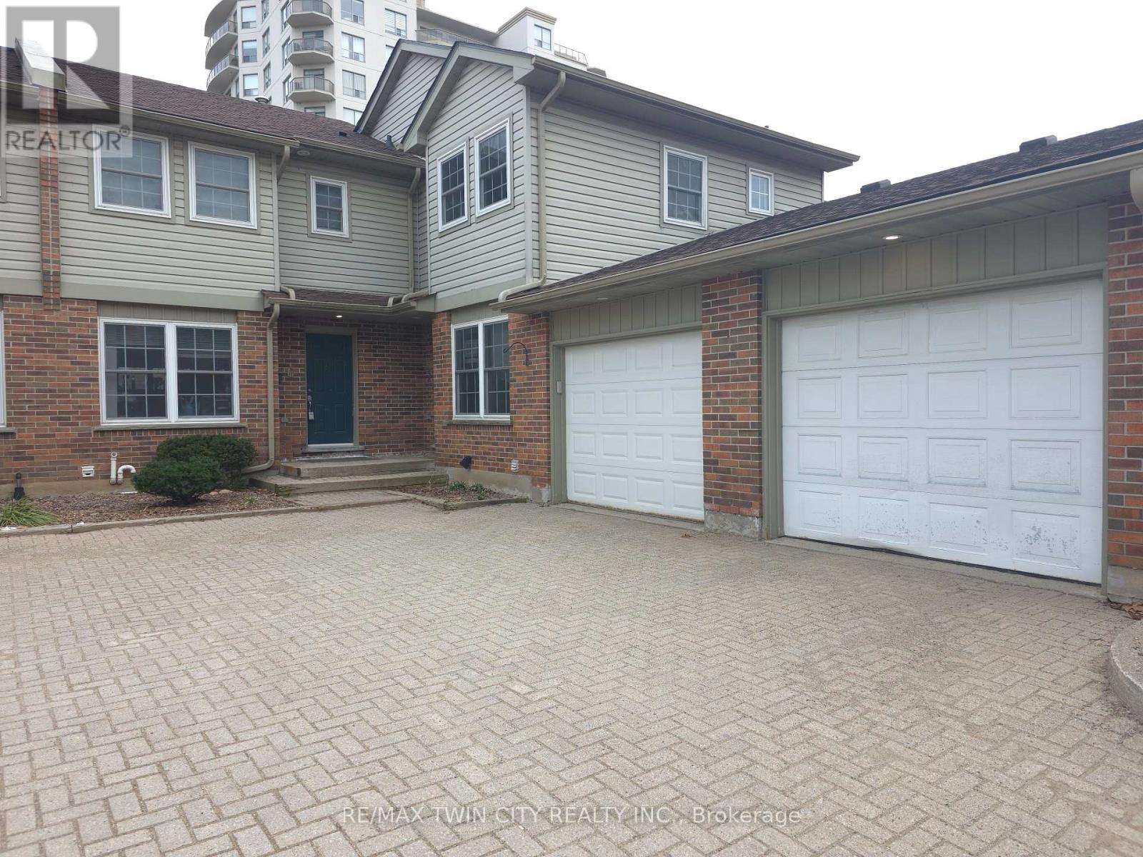 MLS® listing #29515131 for sale located at 6 - 250 KEATS WAY