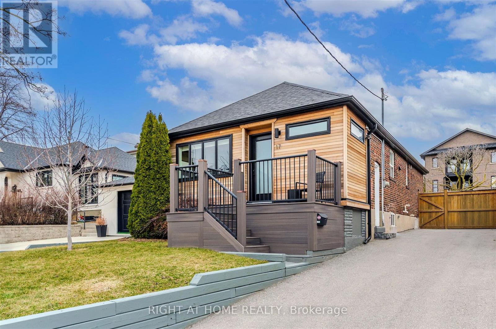 MLS® listing #29517902 for sale located at 17 CLAYBROOKE STREET