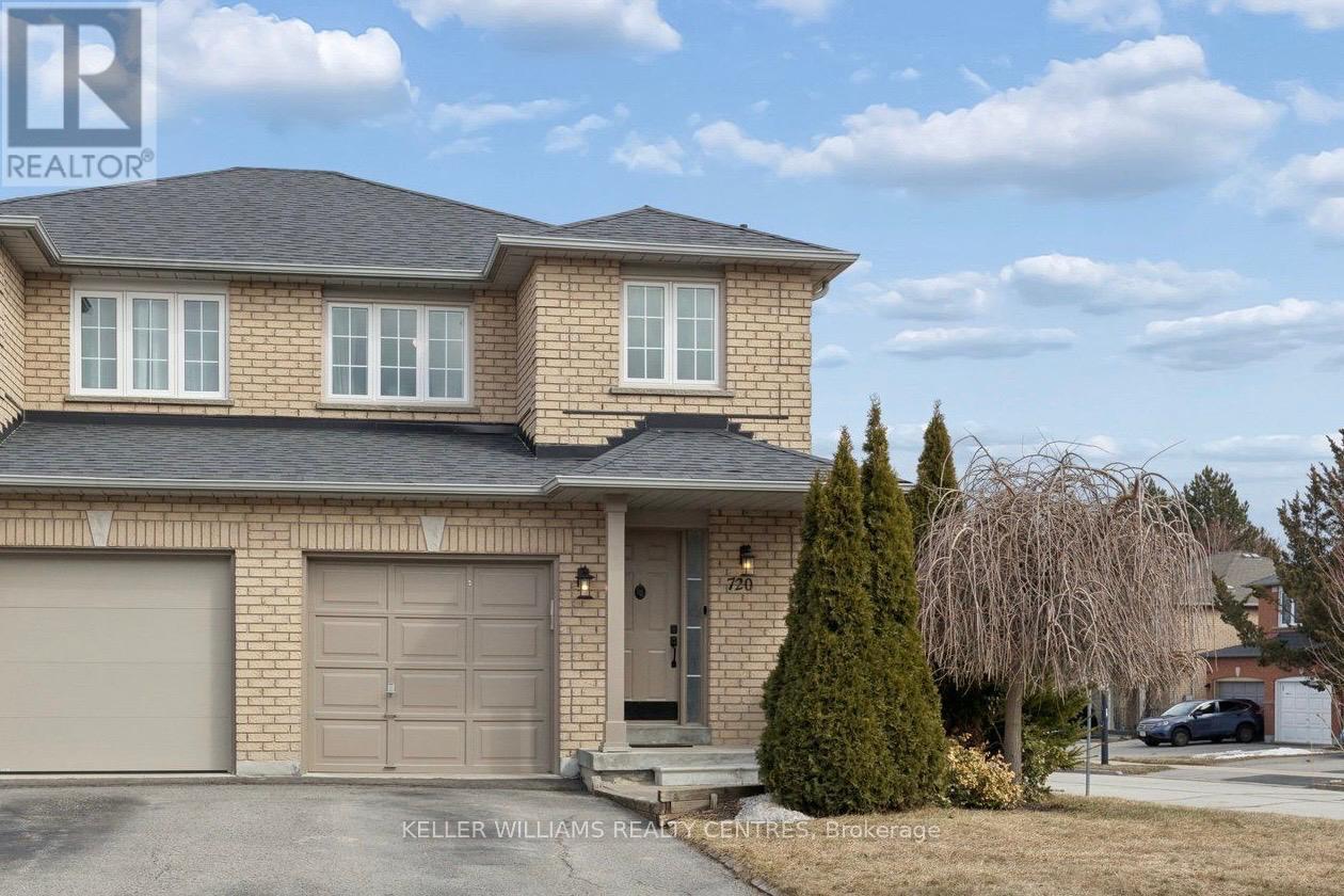 MLS® listing #29517934 for sale located at 720 WALPOLE CRESCENT