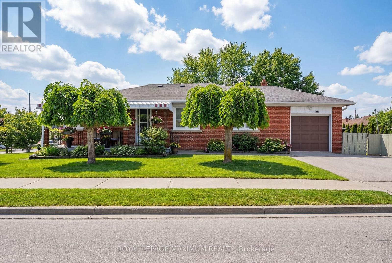 MLS® listing #29518563 for sale located at 124 TAVISTOCK ROAD