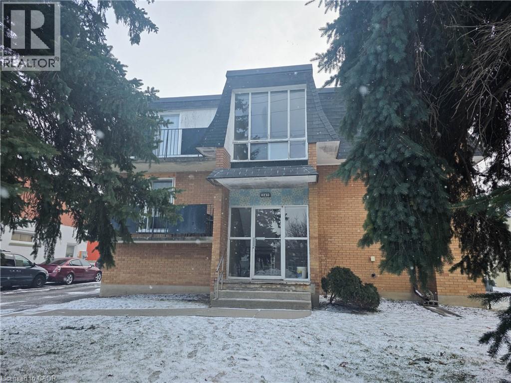 MLS® listing #29519535 for sale located at 347 WATERLOO Street