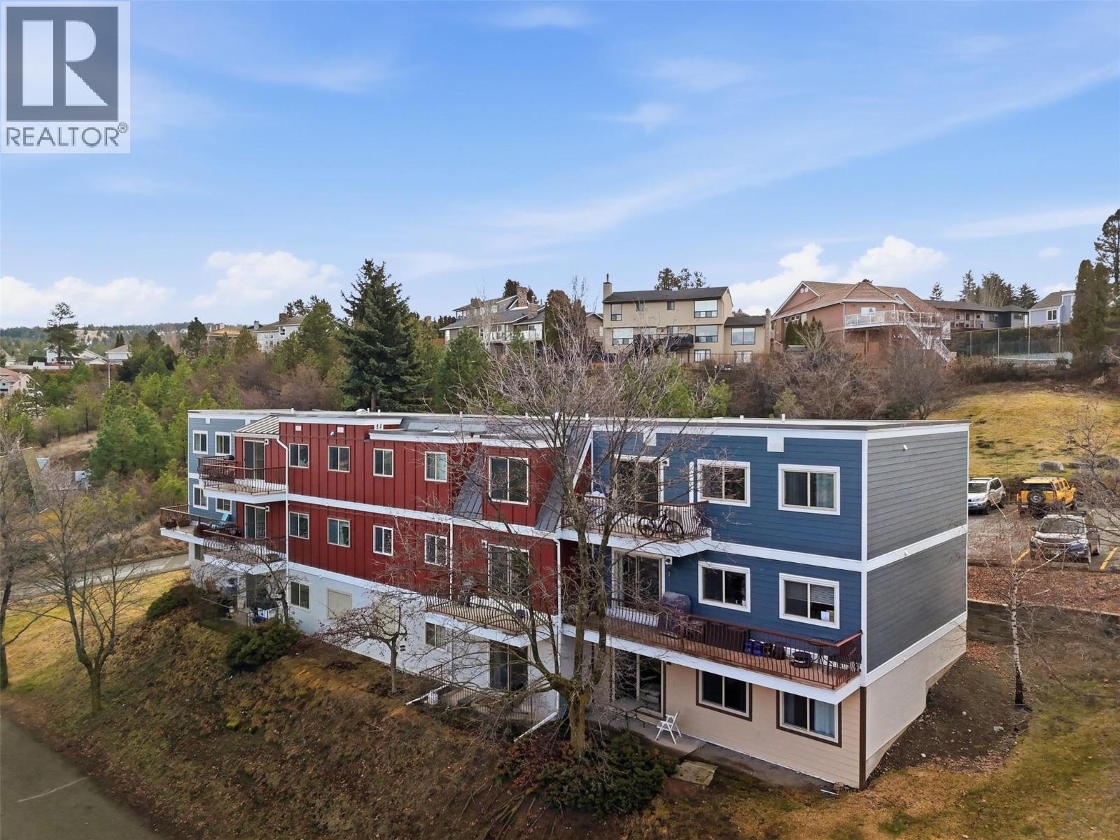 MLS® listing #29520637 for sale located at 1810 Summit Drive Unit# 15