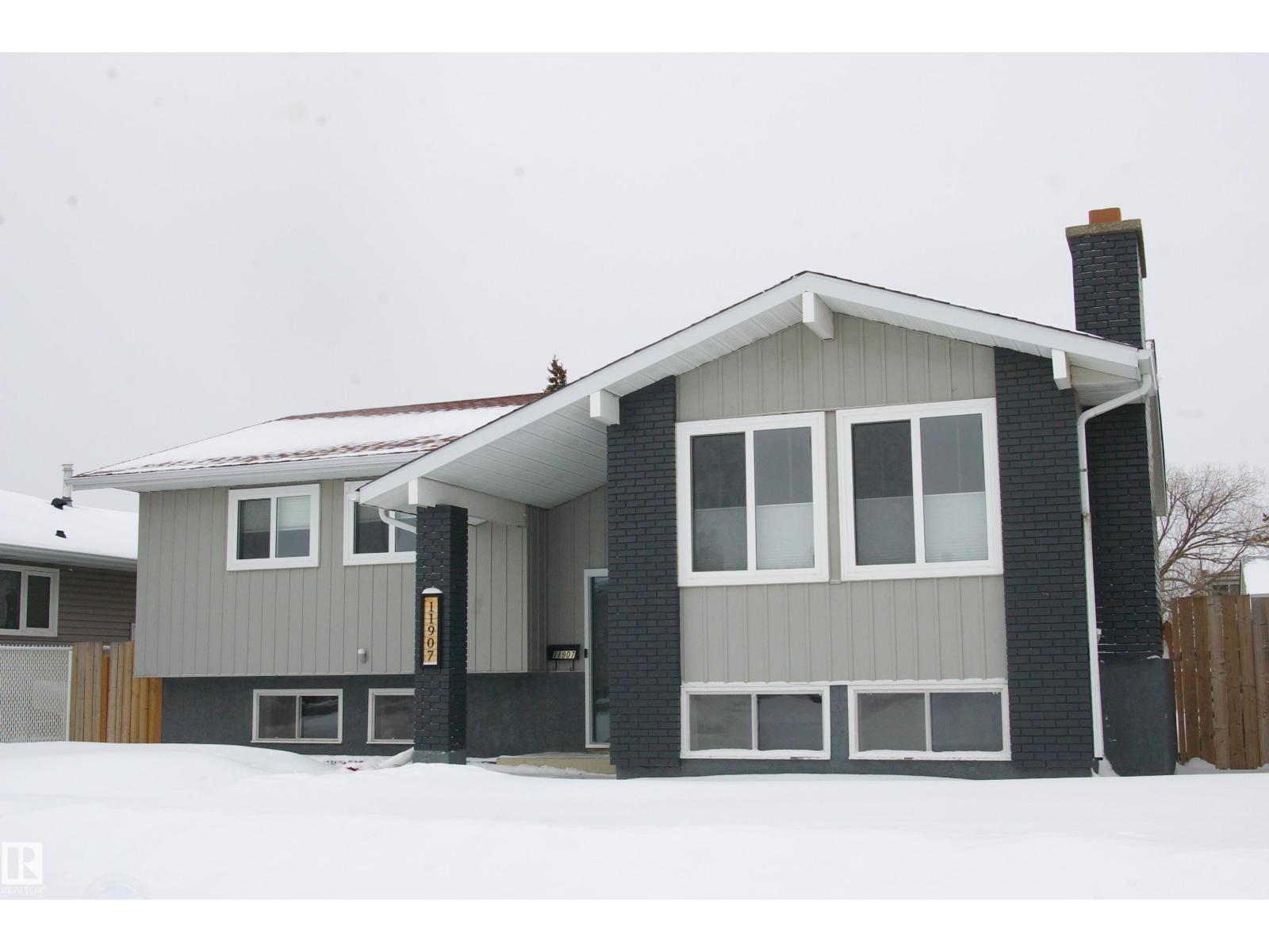 MLS® listing #29520962 for sale located at 11907 152A AV NW