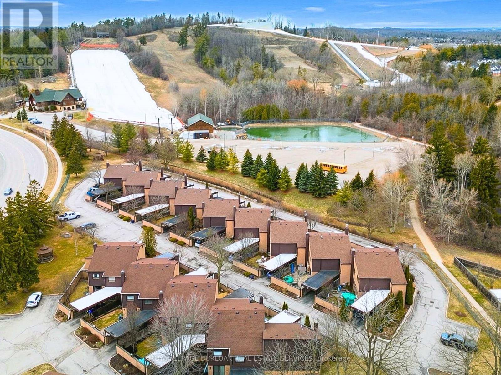 MLS® listing #29521966 for sale located at 3 - 28 UNDERHILL CRESCENT